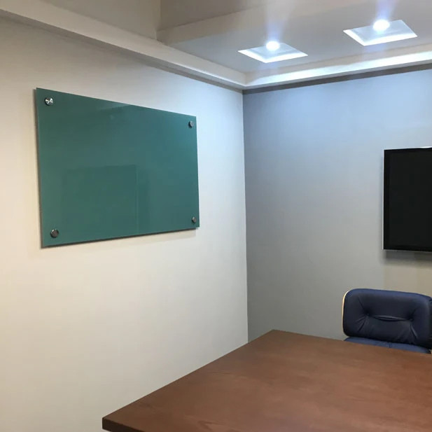 وایتبرد شیشهای عکسنگ مدل AXANG -5071 سایز 50x71 سانتیمتر