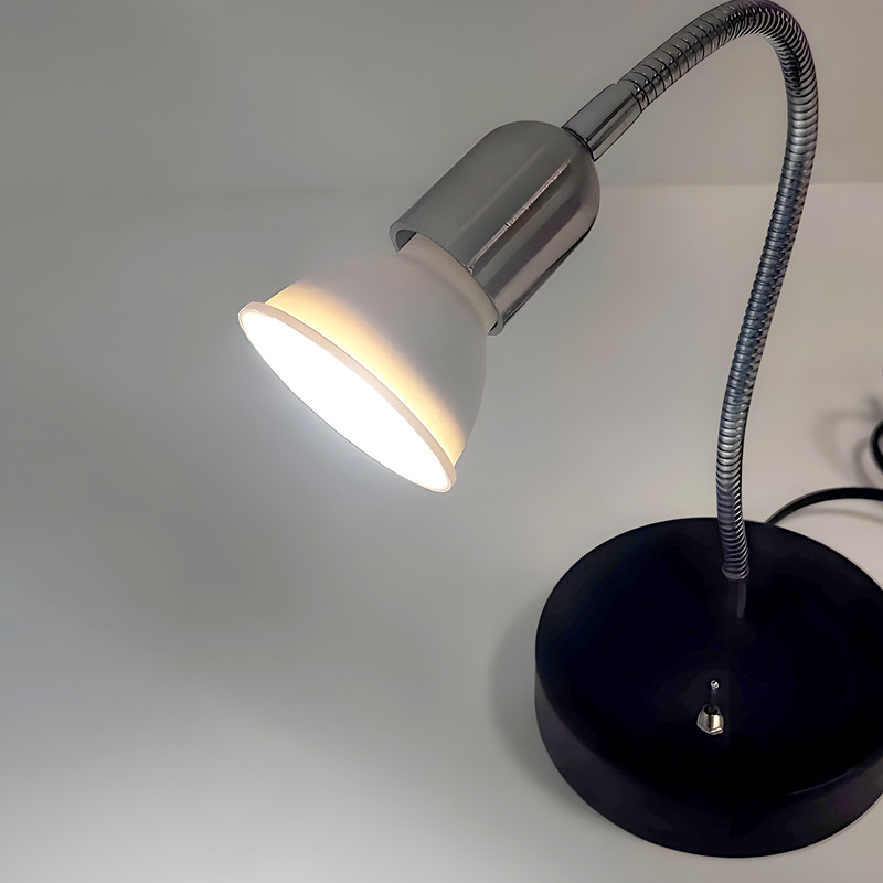 چراغ مطالعه رومیزی مدل فلزی پایه GU5.3 کد WH47