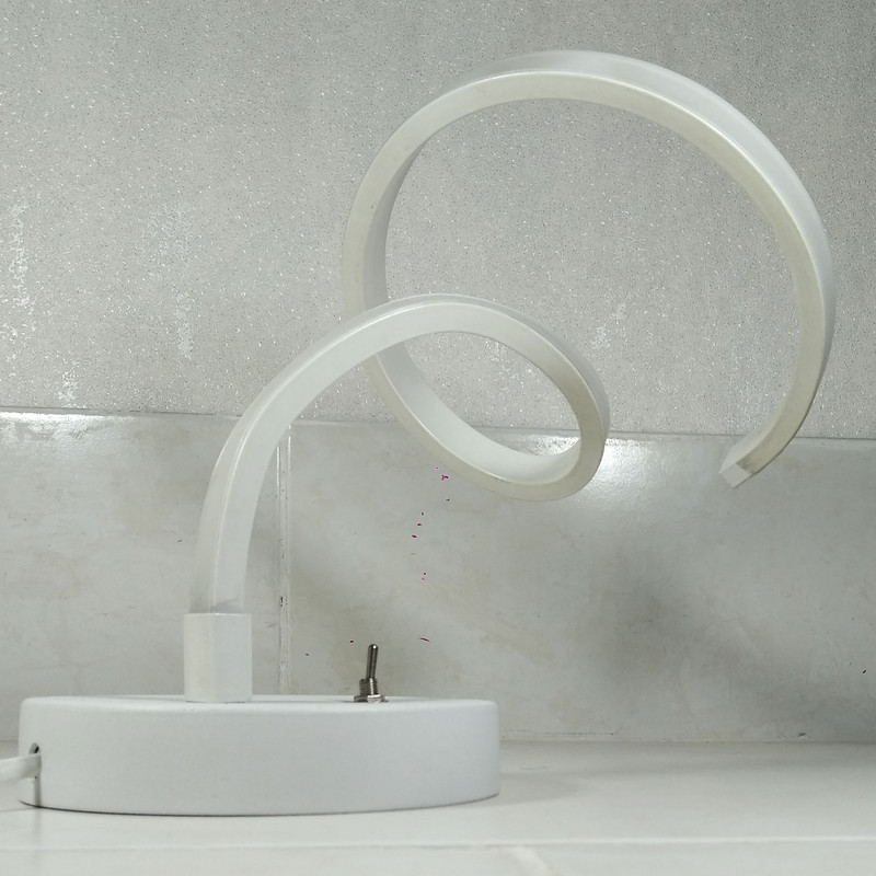 چراغ مطالعه مدل سینوسی کد HB-lineal696