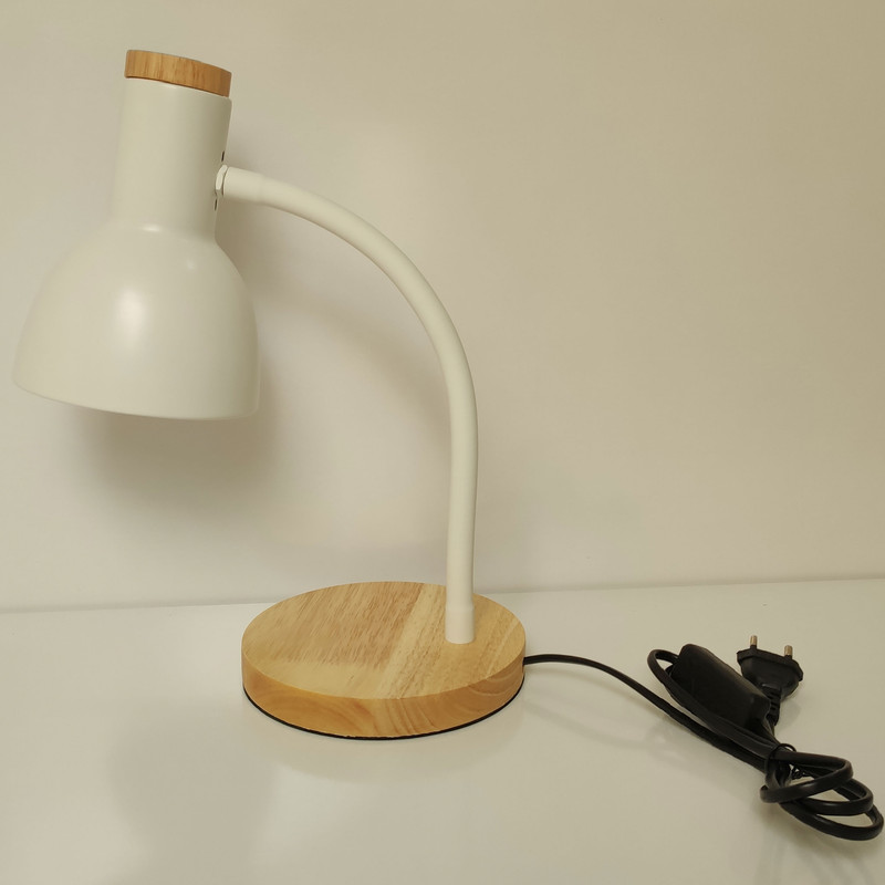 چراغ مطالعه کلاسیک پایه چوبی کد 108