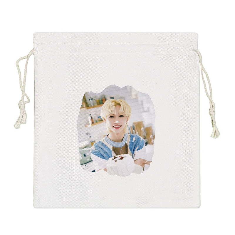نظم دهنده خندالو مدل فلیکس گروه موسیقی استری کیدز Stray Kids کد 1370-S