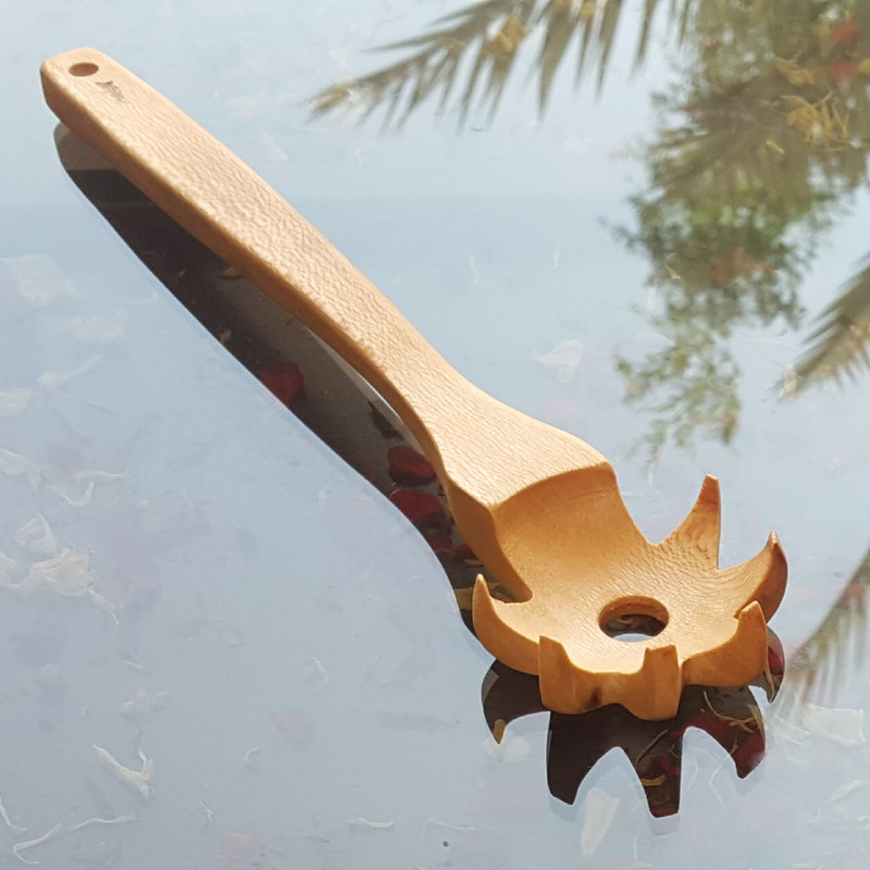 کفگیر ماکارونی چوبلمه مدل mak05