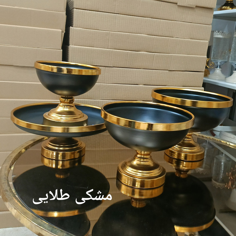 سرویس پذیرایی فلزی پایهدار مدل دایرهای، مجموعه 4 عددی شامل میوهخوری، شیرینیخوری، آجیلخوری و شکلاتخوری، مناسب شستشو با دست