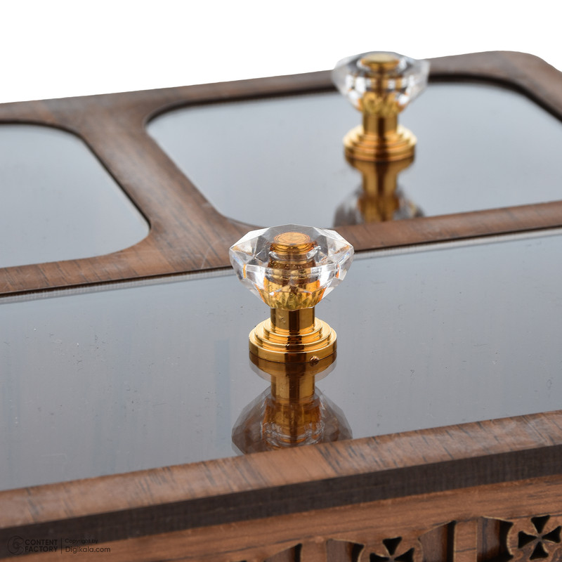 جعبه پذیرایی مدل یاس کد P301 شکلاتخوری مربع MDF، پلاستیک و پلکسی گلس با ابعاد 20x19x5.5 سانتیمتر و وزن 330 گرم، غیرقابل شستشو