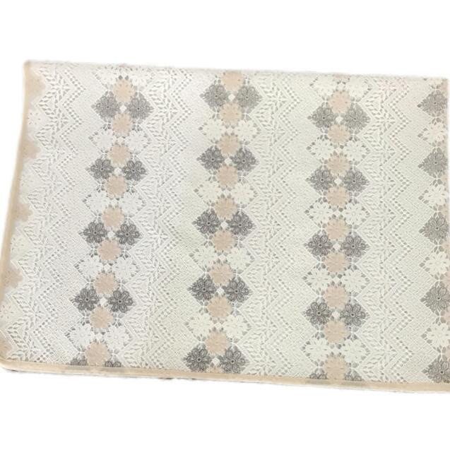 سفره 24 نفره مدل رویال طرح گیپور سایز 600×140 سانتی متر