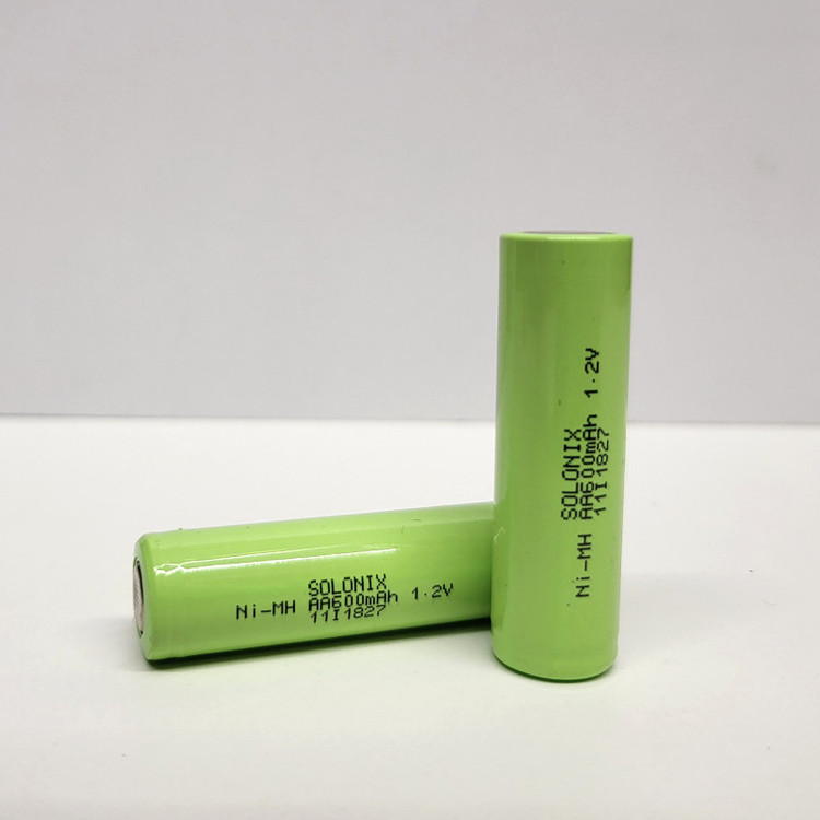 باتری قلمی قابل شارژ سولونیکس مدل صنعتی 600mAh سرتخت بسته 4 عددی